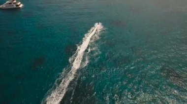 Jet ski üzerinde binici. Boracay Adası Filipinler.