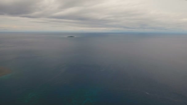 Vue aérienne belle île tropicale . — Video