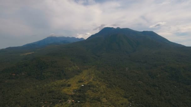 Forêt tropicale dans les montagnes. Camiguin île de Philippines . — Video