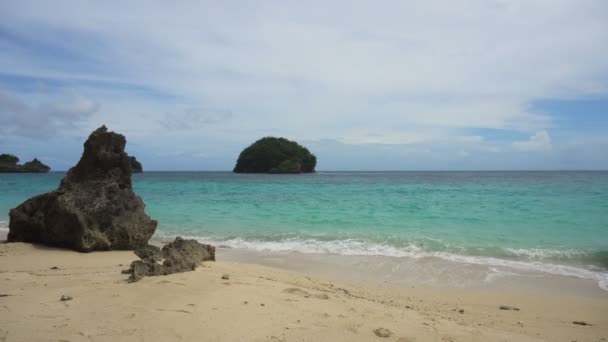 Beautiful beach on tropical island. — Stock Video