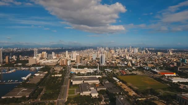 Воздушный город с небоскребами и зданиями. Филиппины, Манила, Макати. — стоковое видео