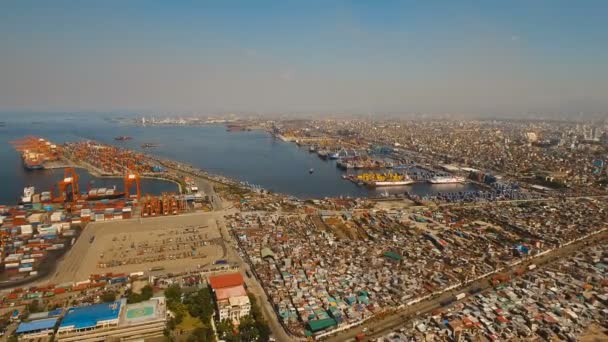 Vrachtvervoer industriële haven vanuit de lucht. Manilla, Filipijnen. — Stockvideo