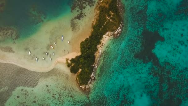 美しいトロピカルなビーチ、空撮。熱帯の島. — ストック動画