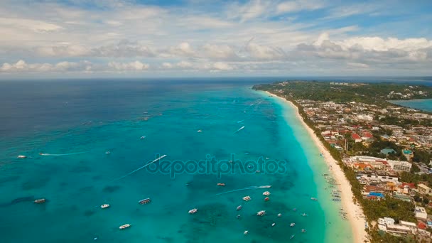 Vista aerea bellissima spiaggia sull'isola tropicale. Isola di Boracay Filippine. — Video Stock