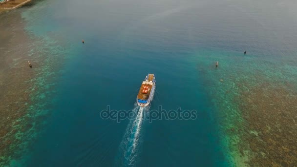 Vista aérea del ferry de pasajeros. Filipinas . — Vídeos de Stock