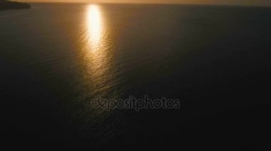 Güzel gün batımı veya deniz, hava görünümünü üzerinde gündoğumu. Filipinler.