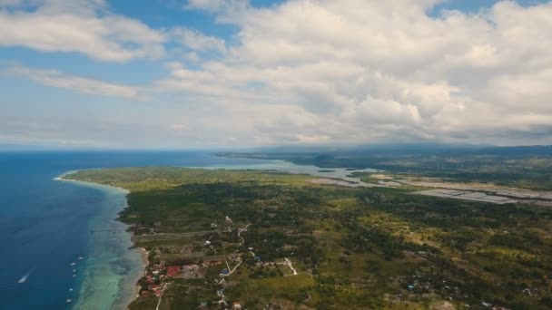Vue aérienne belle plage sur île tropicale. Cebu île Philippines .