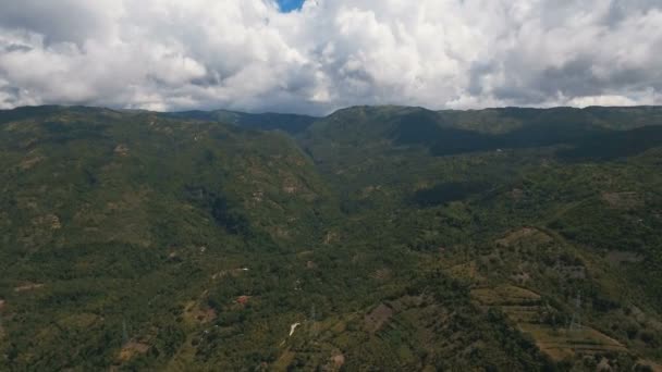 Bergen met tropisch bos. Filippijnen Cebu eiland. — Stockvideo