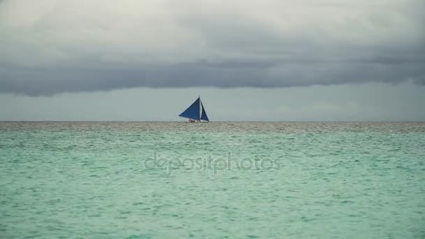 Sailing boat in blue sea. Boracay island Philippines. — Stock Video