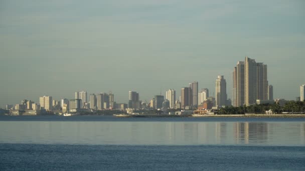 Город с небоскребами и зданиями. Филиппины, Манила, Макати . — стоковое видео