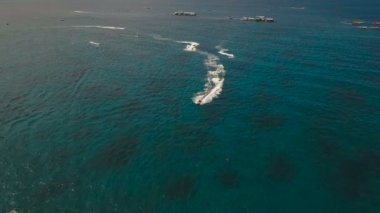 Jet ski üzerinde binici. Boracay Adası Filipinler.