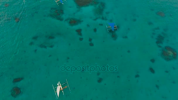 Vacker solnedgång över havet, Flygfoto. Boracay island Filippinerna. — Stockvideo