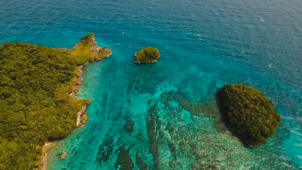 Antenne bekijken prachtige tropische eiland. Boracay island, Filippijnen. — Stockvideo