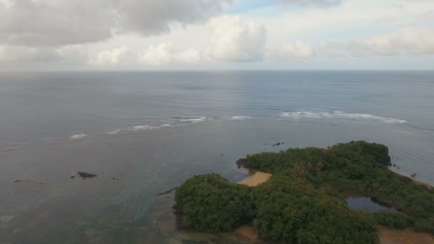 Hava güzel tropik ada görüntüleyin. Catanduanes Adası Filipinler. — Stok video