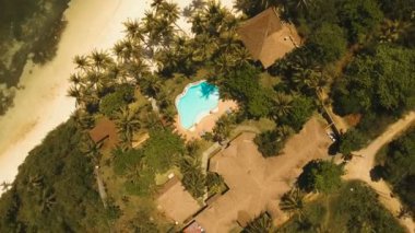 Hava güzel bir plaj tropikal bir adada görüntüleyin. Filipinler, Anda alan.