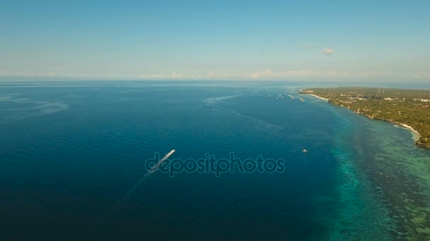 Motoscafo sul mare, vista aerea . — Video Stock