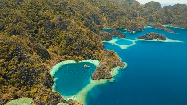 Vista aérea laguna tropical, mar, playa. Isla tropical. Busuanga, Palawan, Filipinas. — Vídeos de Stock