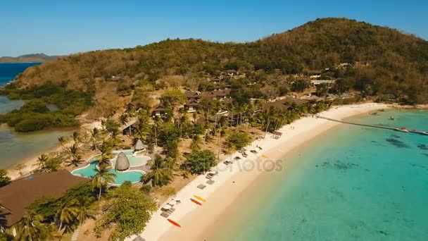 Hava güzel bir plaj tropikal bir adada görüntüleyin. Coron Palawan, Filipinler. — Stok video