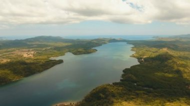 Tropikal deniz bay. Havadan görünümü: deniz manzarası Busuanga, Palawan, Filipinler.