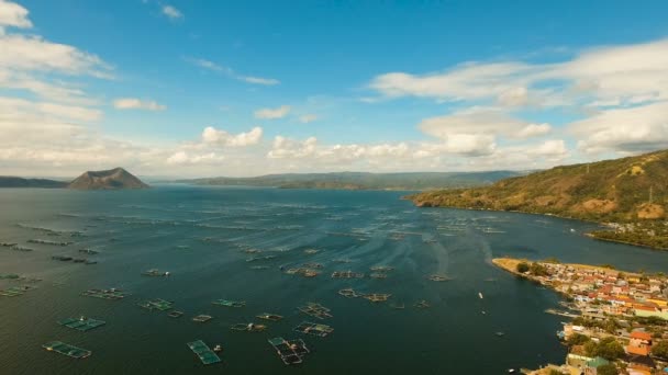 Fiskodling i lake Taal. Luzon, Filippinerna. — Stockvideo