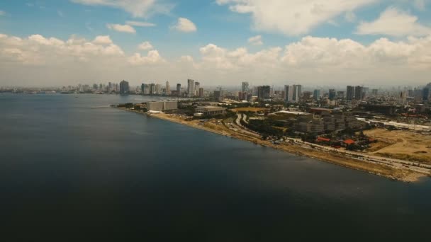 Miasto lotnicze z drapaczami chmur i budynkami. Filipiny, Manila, Makati. — Wideo stockowe