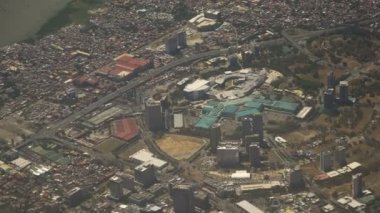 Bir uçak penceresinden görüntüleyin. Manila, Filipinler.