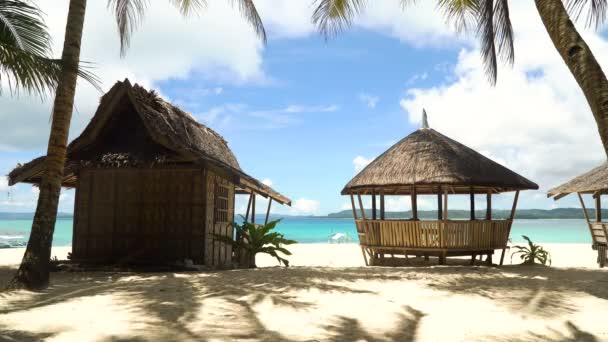 Belle plage sur une île tropicale. Île de Daco, Philippines, Siargao . — Video