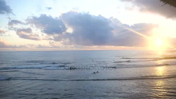 Hermosa puesta de sol sobre el mar. — Vídeos de Stock