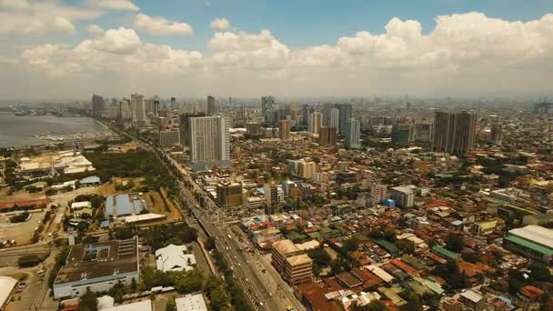 Letecké město s mrakodrapy a budovami. Filipíny, Manila, Makati. — Stock video