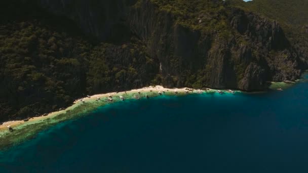 Hermosa laguna tropical, vista aérea. Isla tropical . — Vídeos de Stock