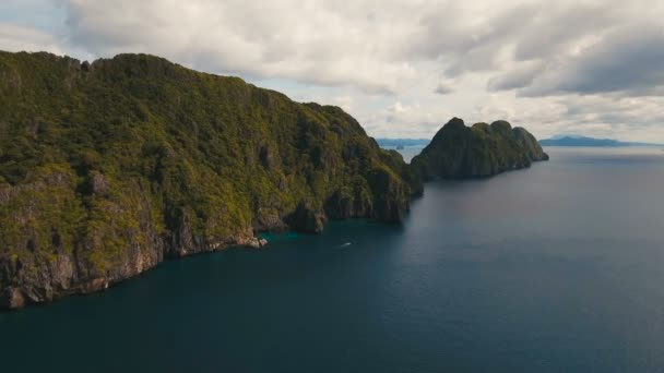 热带岛屿和沙滩，鸟瞰图。爱妮岛 — 图库视频影像