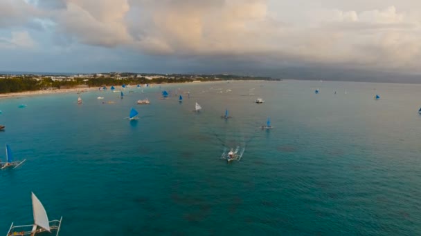 Vacker solnedgång över havet, Flygfoto. Boracay island Filippinerna. — Stockvideo