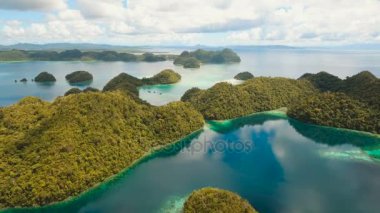 Havadan görünümü tropikal lagün, deniz, plaj. Tropik ada. Siargao, Türkiye.
