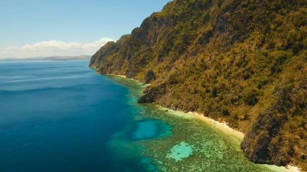 空中俯瞰热带泻湖,大海,海滩.热带岛屿。Busuanga，Palawan，菲律宾. — 图库视频影像