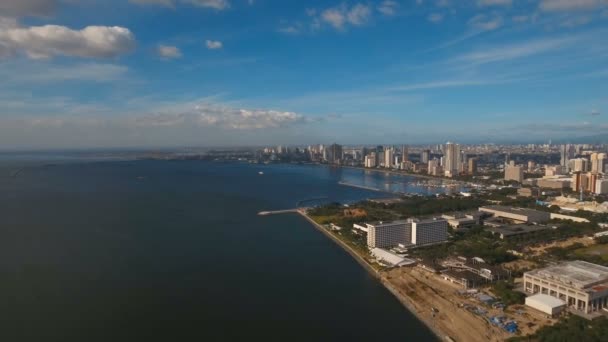 Luftstadt mit Wolkenkratzern und Gebäuden. Philippinen, Manila, Makati. — Stockvideo