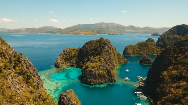 Krásná Laguna v Kayangan Lake, Filipíny, Coron, Palawan. — Stock video