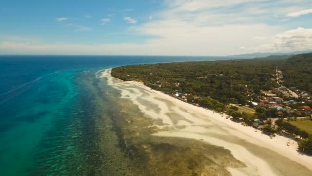 공중은 열 대 섬에 아름 다운 해변을 볼. 필리핀,이 지역. — 비디오