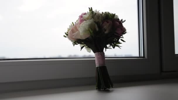 Bouquet nuziale della sposa . — Video Stock