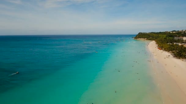 Luftaufnahme schöner Strand auf tropischer Insel. Philippinen Boracay. — Stockvideo