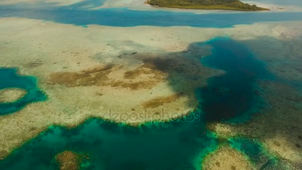 Vista aérea lagoa tropical, mar, praia. Ilha tropical. Siargao, Filipinas . — Vídeo de Stock