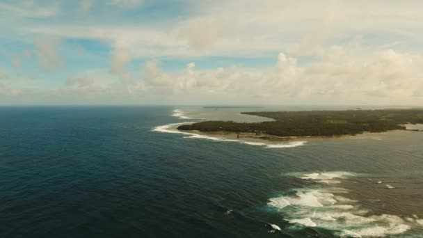 Moln nio surf point Flygfoto. Siargao, Filippinerna. Cloud 9. — Stockvideo