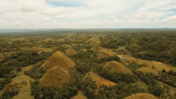 巧克力山在薄荷岛，菲律宾，鸟瞰图. — 图库视频影像