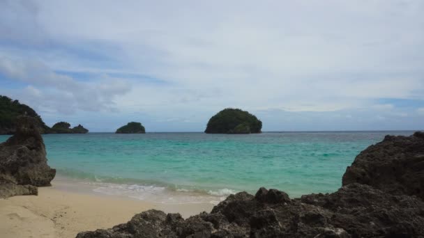Beautiful beach on tropical island. — Stock Video