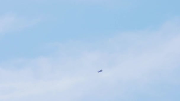 avion de sport dans le ciel .
