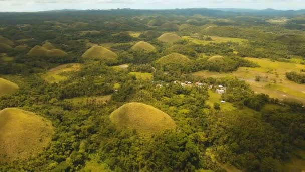 Chocolate Hills i Bohol, Filippinerna, Flygfoto. — Stockvideo
