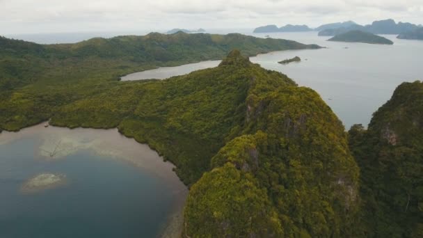 A bela vista aérea da baía. Ilhas tropicais . — Vídeo de Stock