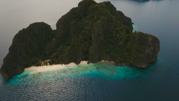 Tropischer Strand, Luftaufnahme. tropische Insel. — Stockvideo