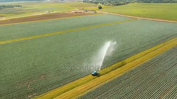 Bevattningssystem för jordbruksmark. — Stockvideo