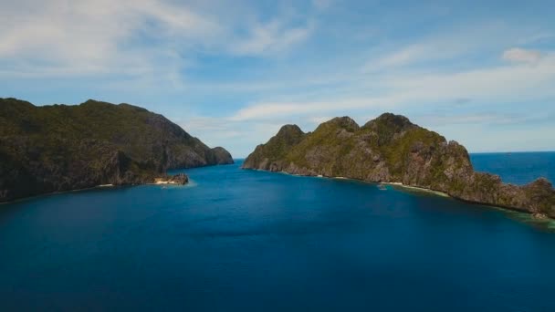 Tropical island and sandy beaches, aerial view. El Nido — Stock Video
