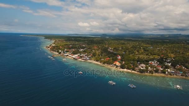 Flygfoto vackra stränder på tropisk ö. Cebu island Filippinerna. — Stockvideo